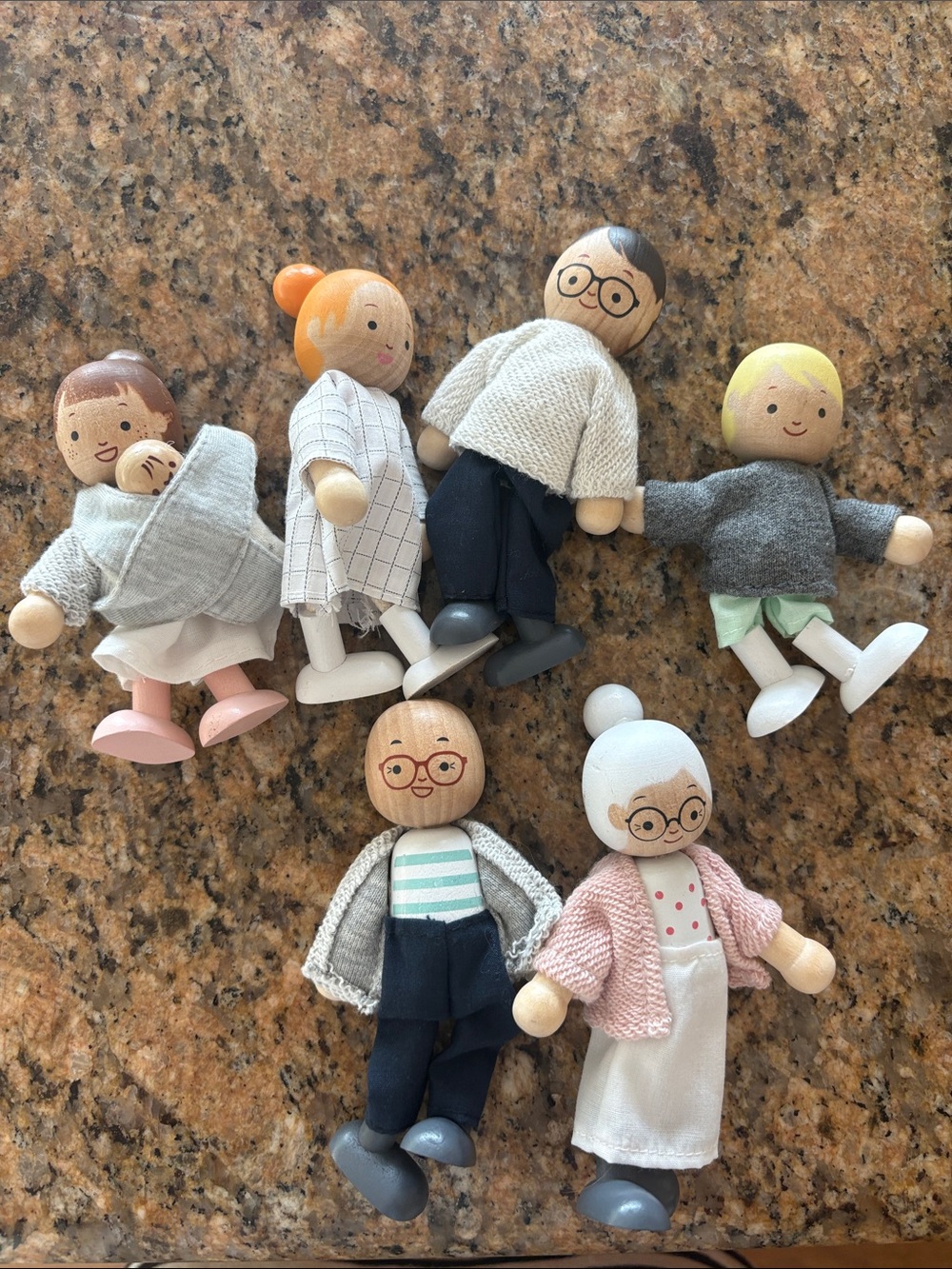 Le Toy Van Wooden Family Doll Set - Assorted Colors